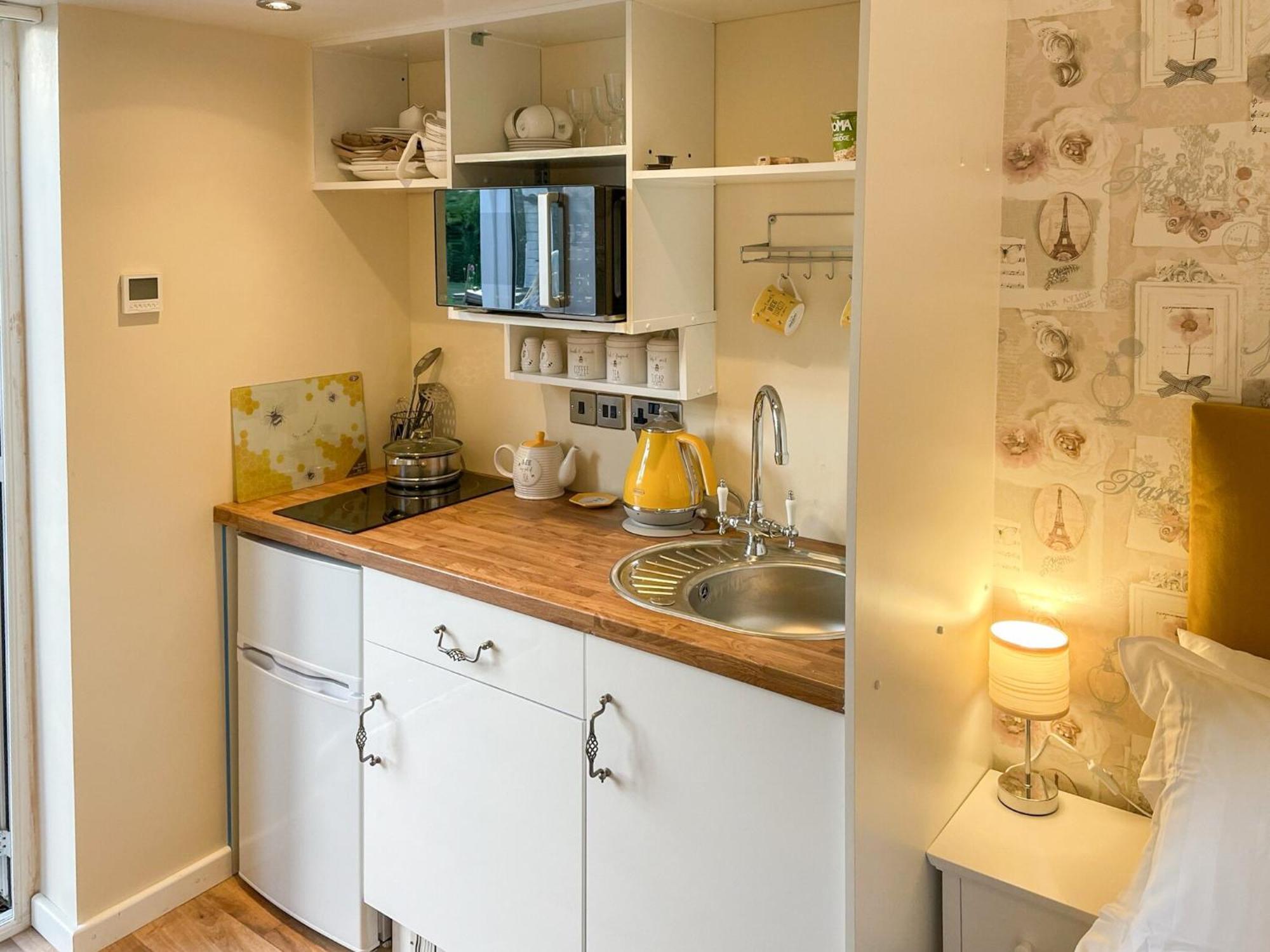 The Beehive Villa มันด์สลีย์ ภายนอก รูปภาพ